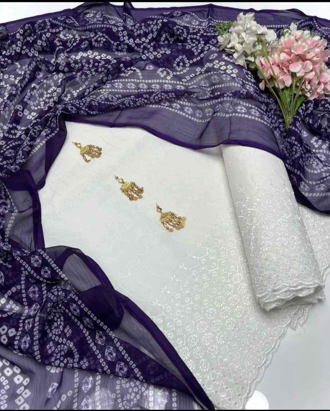 Chicken Kari Embroidered Lawn 3-Piece Suit with Crinkle Chiffon Dupatta