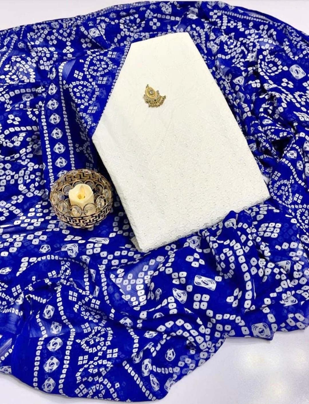 Chicken Kari Embroidered Lawn 3-Piece Suit with Crinkle Chiffon Dupatta
